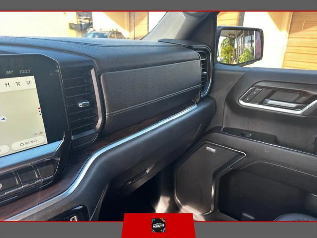 2022 GMC Sierra 1500 4WD Crew Cab Short Box SLT