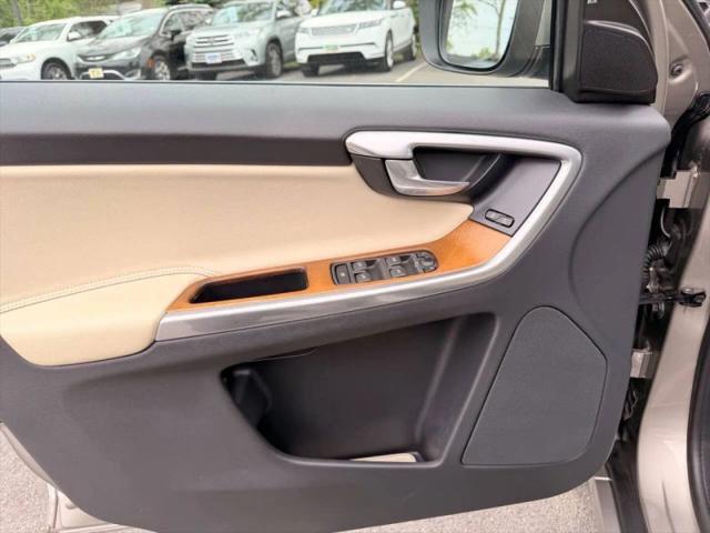 2016 Volvo XC60 T5 Drive-E Platinum