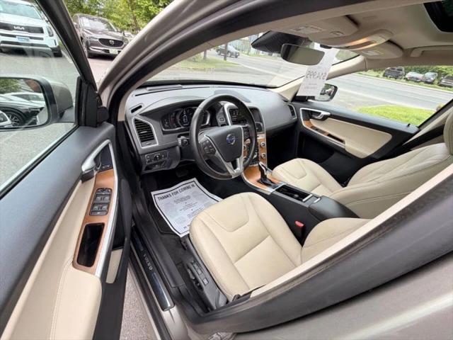 2016 Volvo XC60 T5 Drive-E Platinum