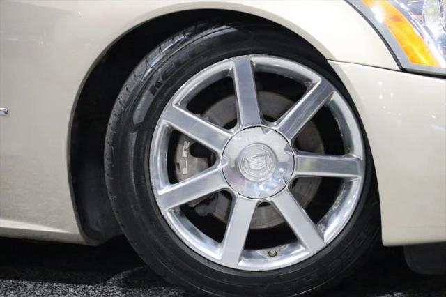 2006 Cadillac XLR Standard