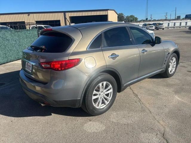 2016 INFINITI QX70 3.7