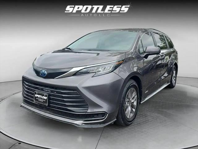2021 Toyota Sienna LE