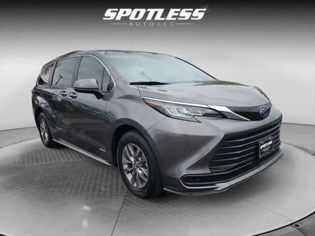 2021 Toyota Sienna LE