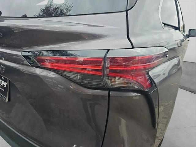2021 Toyota Sienna LE