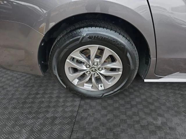 2021 Toyota Sienna LE