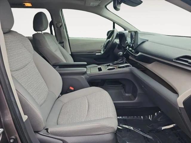 2021 Toyota Sienna LE