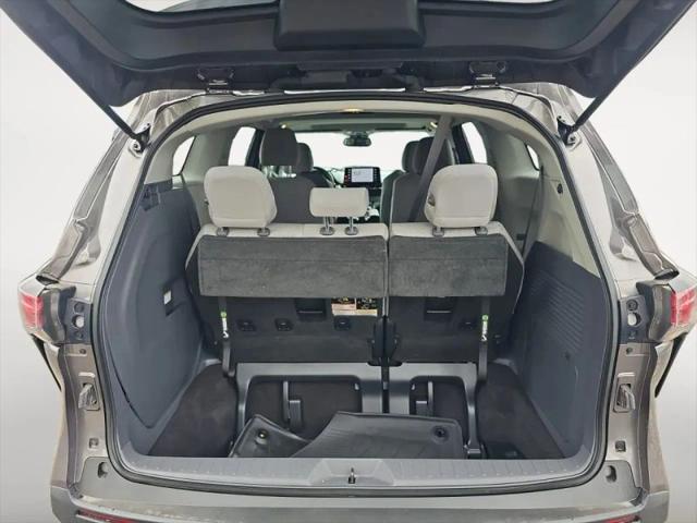 2021 Toyota Sienna LE