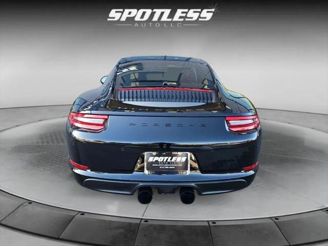 2018 Porsche 911 Carrera 4