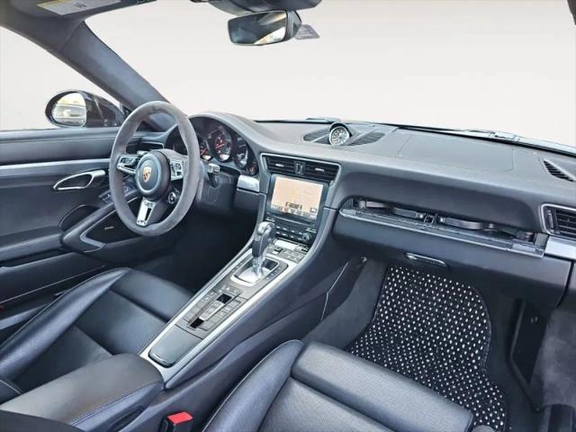 2018 Porsche 911 Carrera 4