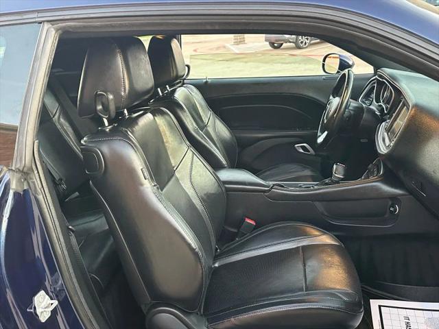 2015 Dodge Challenger SXT Plus