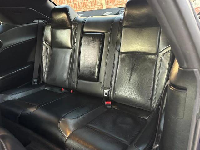 2015 Dodge Challenger SXT Plus