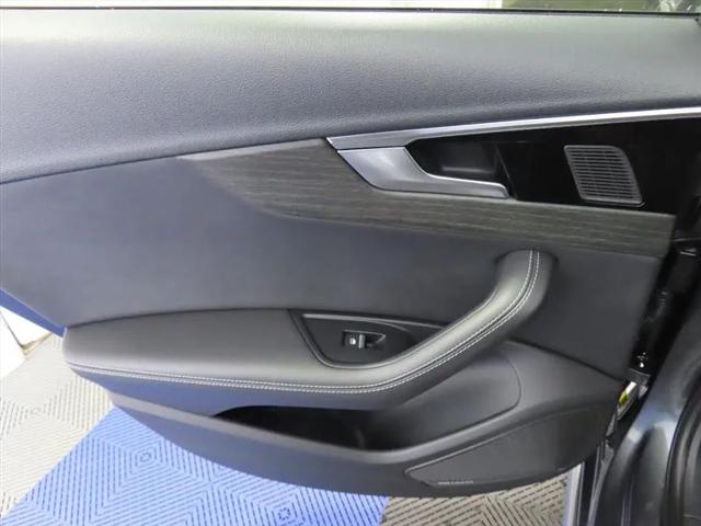 2023 Audi A4 Premium Plus 45 TFSI S line quattro S tronic