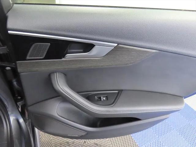 2023 Audi A4 Premium Plus 45 TFSI S line quattro S tronic