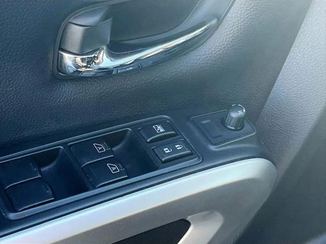 2024 Nissan Titan Crew Cab SV 4x2