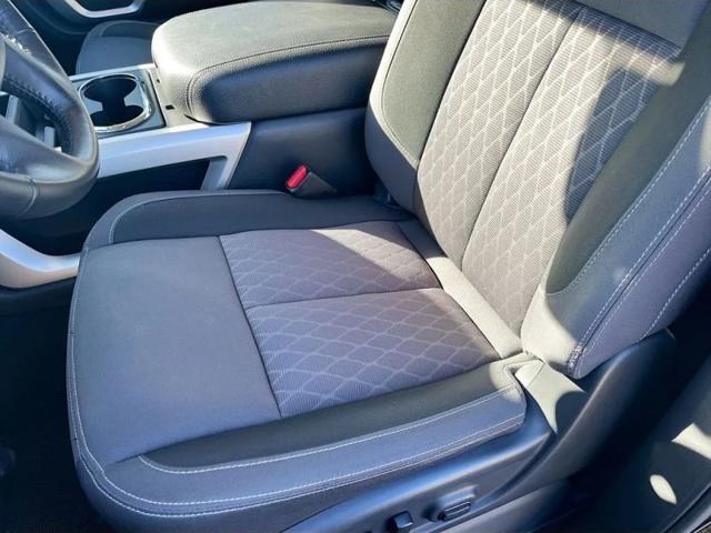 2024 Nissan Titan Crew Cab SV 4x2