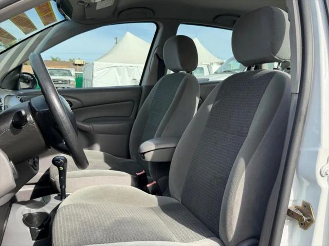 2003 Ford Focus LX