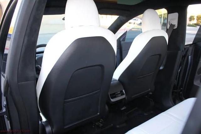 2022 Tesla Model Y Performance Dual Motor All-Wheel Drive