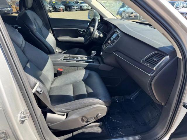 2020 Volvo XC90 T6 Momentum 6 Passenger