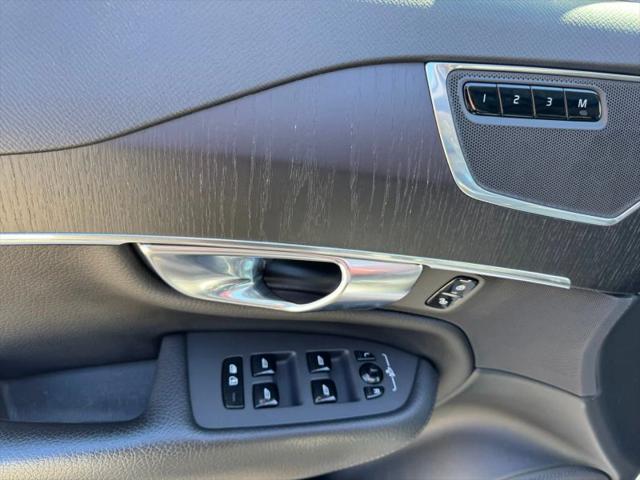 2020 Volvo XC90 T6 Momentum 6 Passenger