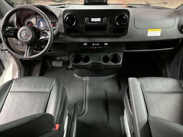 2025 Mercedes-Benz Sprinter 2500 Standard Roof 4-Cyl Diesel