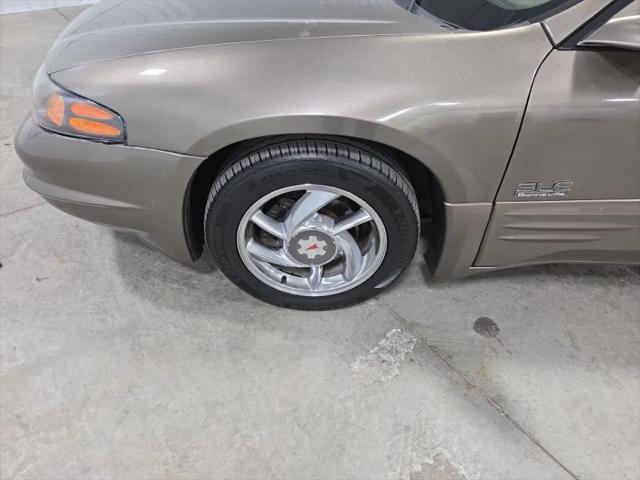 2000 Pontiac Bonneville SLE