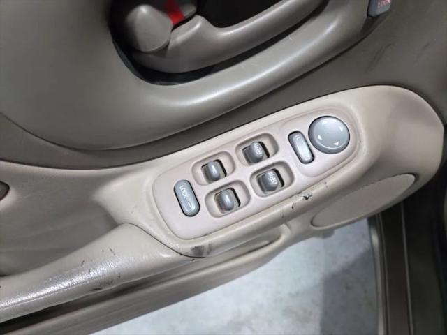 2000 Pontiac Bonneville SLE