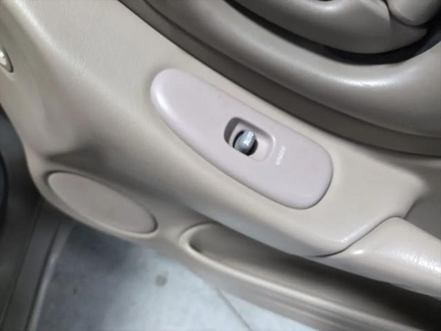 2000 Pontiac Bonneville SLE