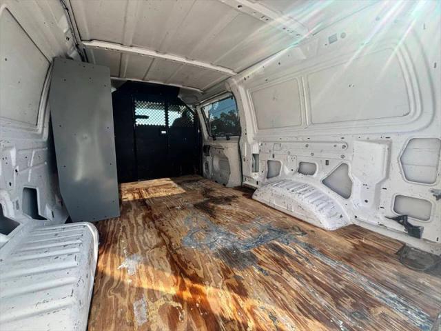2004 Ford E-150 Commercial