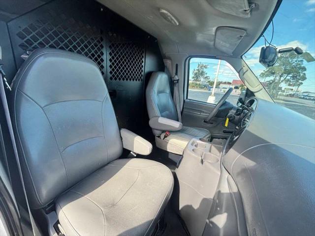 2004 Ford E-150 Commercial