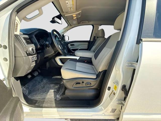 2024 Nissan Titan Crew Cab SV 4x2
