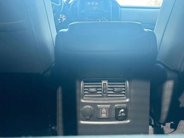 2024 Nissan Titan Crew Cab SV 4x2
