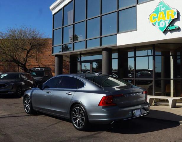 2018 Volvo S90 T8 Momentum