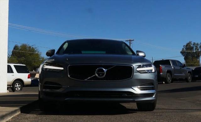 2018 Volvo S90 T8 Momentum