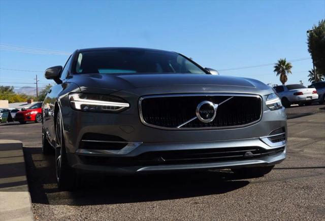 2018 Volvo S90 T8 Momentum