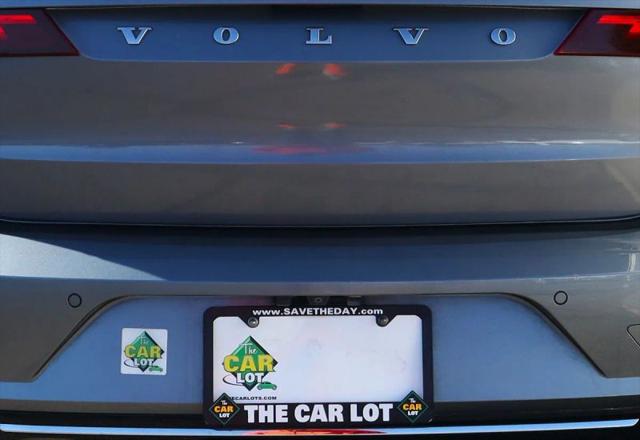 2018 Volvo S90 T8 Momentum