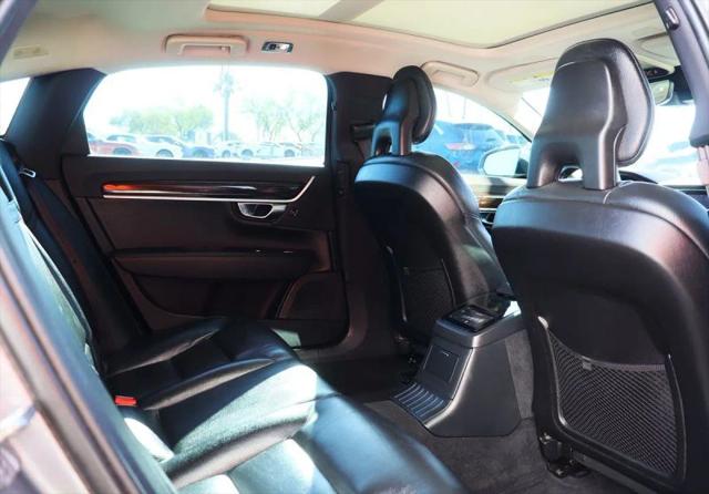 2018 Volvo S90 T8 Momentum