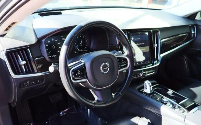 2018 Volvo S90 T8 Momentum