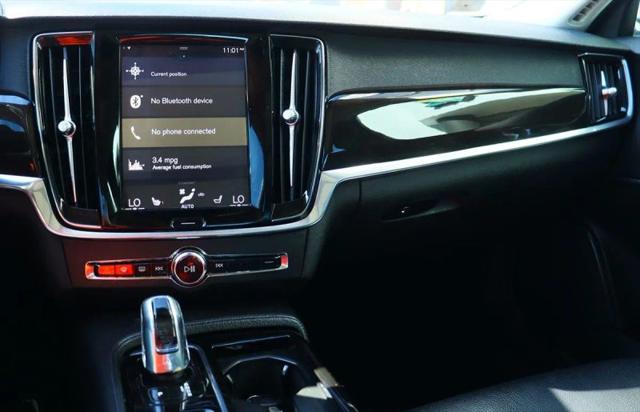 2018 Volvo S90 T8 Momentum