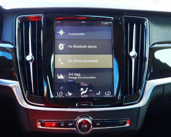 2018 Volvo S90 T8 Momentum