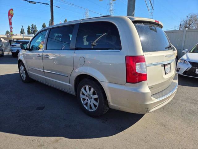 2014 Chrysler Town & Country Touring