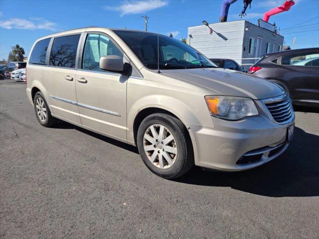2014 Chrysler Town & Country Touring