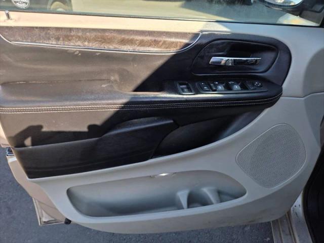 2014 Chrysler Town & Country Touring
