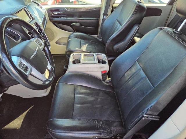 2014 Chrysler Town & Country Touring