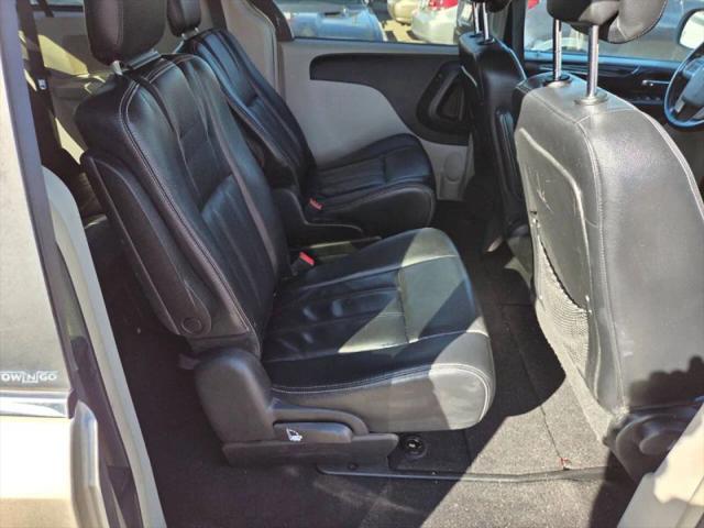2014 Chrysler Town & Country Touring