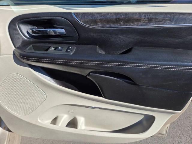 2014 Chrysler Town & Country Touring