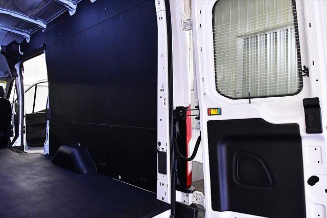 2026 Ford Transit Cargo Van Base