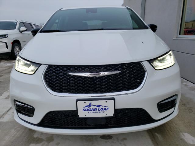 2026 Chrysler Pacifica Select AWD