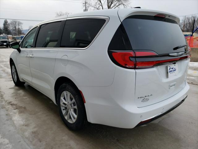 2026 Chrysler Pacifica Select AWD