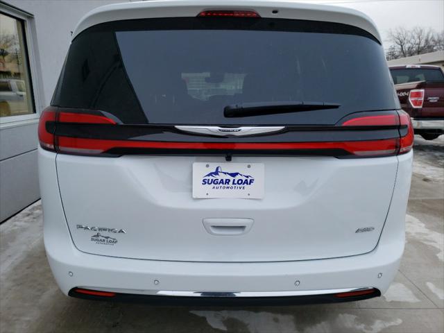 2026 Chrysler Pacifica Select AWD