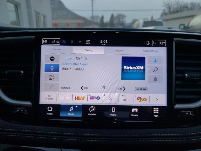 2026 Chrysler Pacifica Select AWD